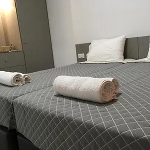  Apartment Elenapa