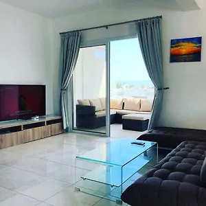  Apartment Thomas